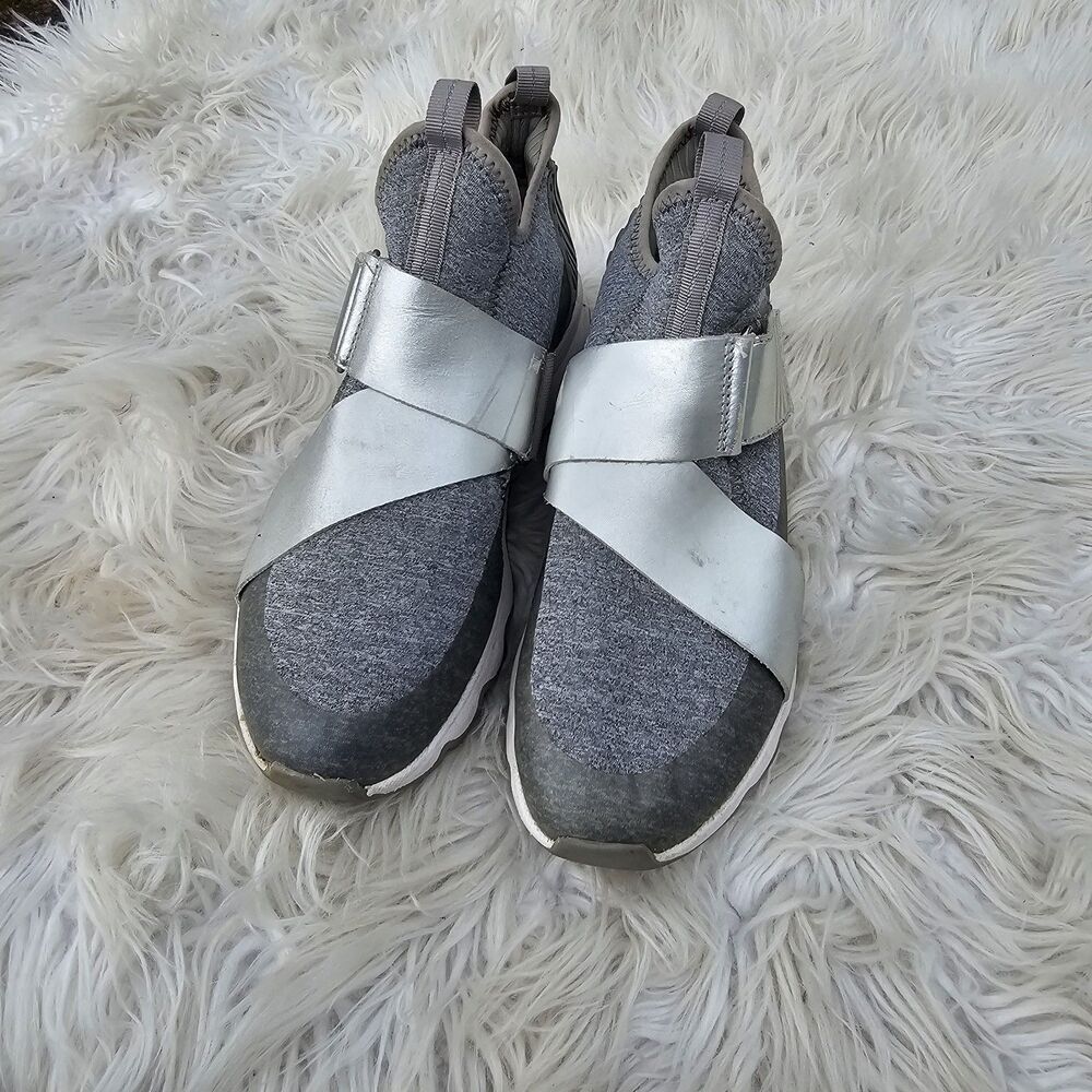 Sorel Kinetic Single Strap Atheletic Low Top Shoes Silver Womens Size 8.5